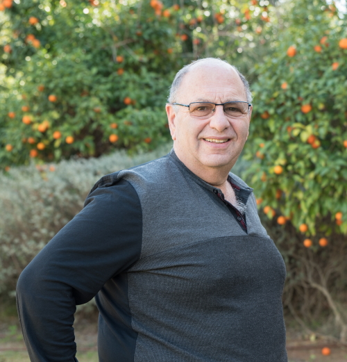 יצחק אגוזי