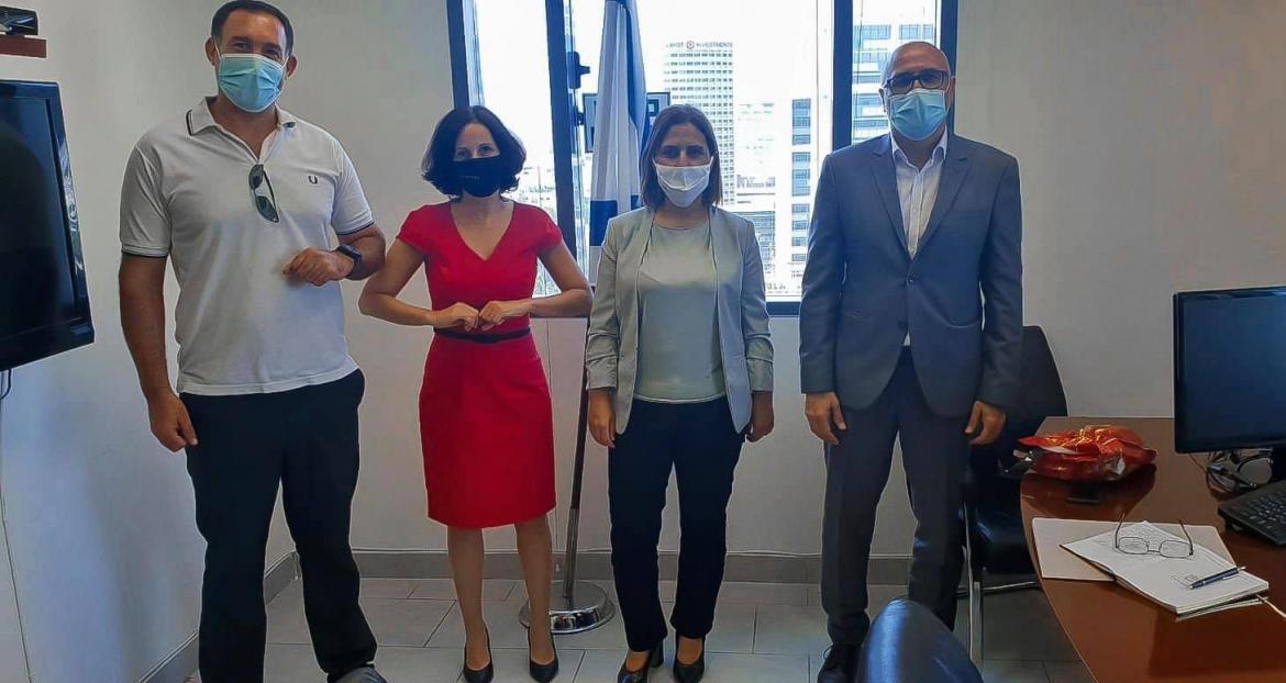 אושרת גני גונן עם השרה גילה גמליאל