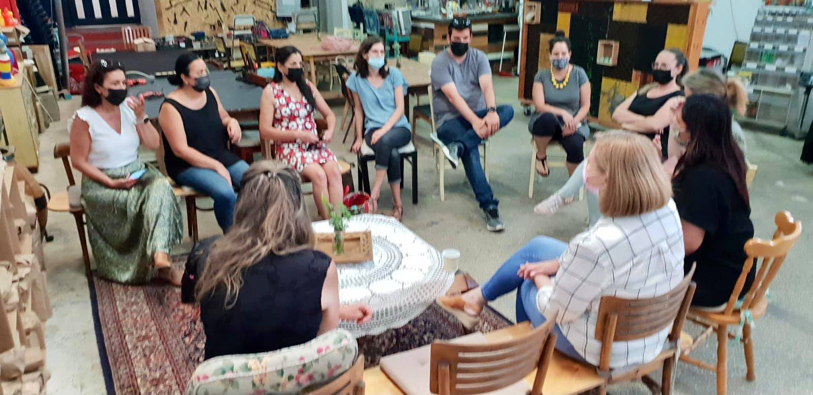 צוות החינוך במרכז קיפוד