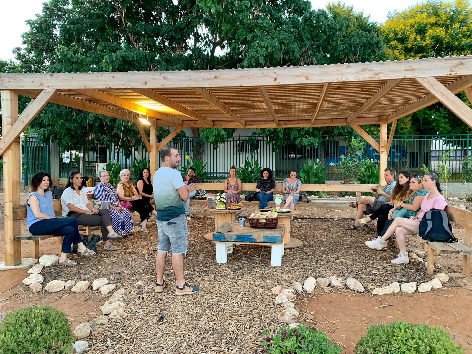 מפגש קיימות בחצר החווה החקלאית דרום השרון 