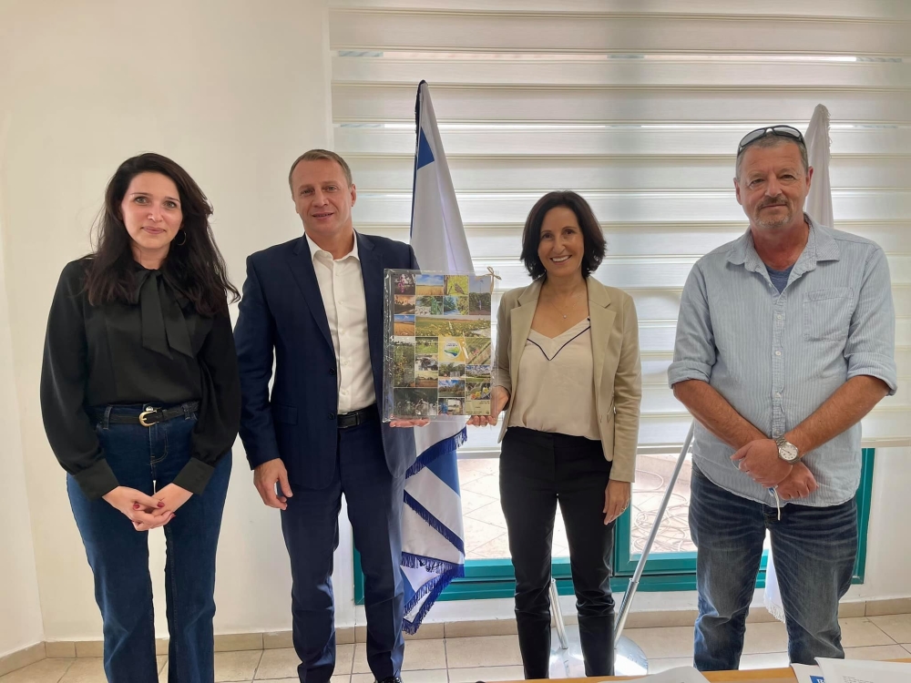 ראש המועצה אושרת גני גונן וסגניה במפגש עם שר התיירות יואל רזבוזוב