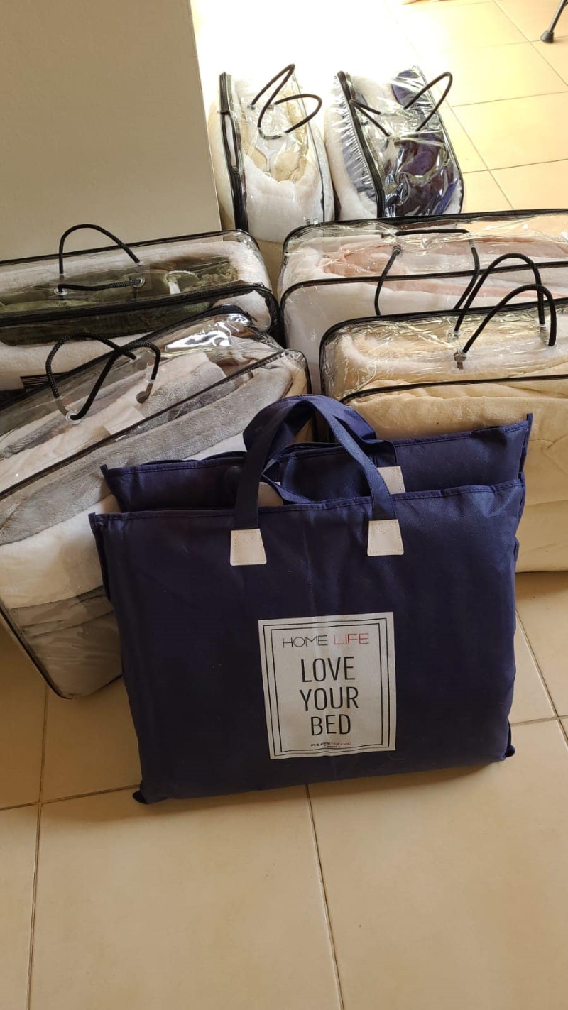 שמיכות חורף שחולקו לתושבים הותיקים במועצה