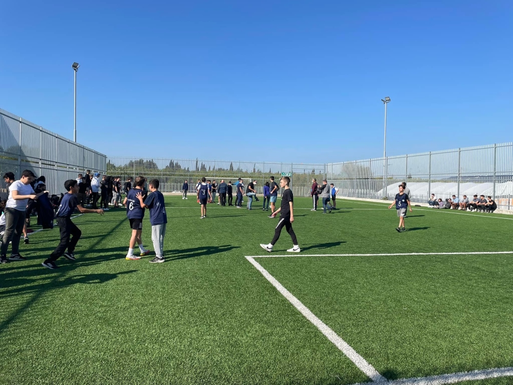 מגרש הכדורגל במרכז הספורט הקהילתי החדש בבית ספר עמי אסף