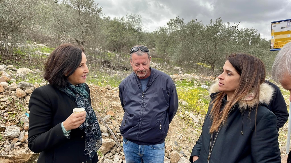 חברת הכנסת מירב בן ארי עם ראש המועצה בסיור לקידום הביטחון