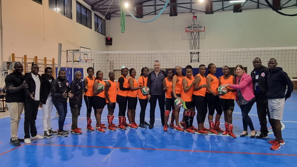 משלחת הנשים מקניה במשחק כדורשת משותף במהלך הביקור בארץ 