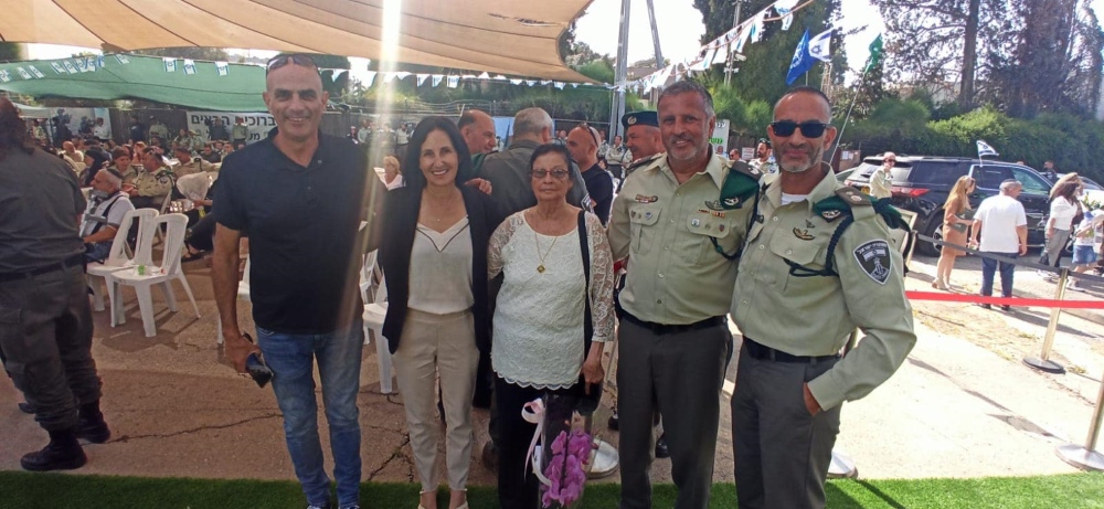 משתתפים בטקס הענקת הדרגות למשק המועצה שמשון חיים