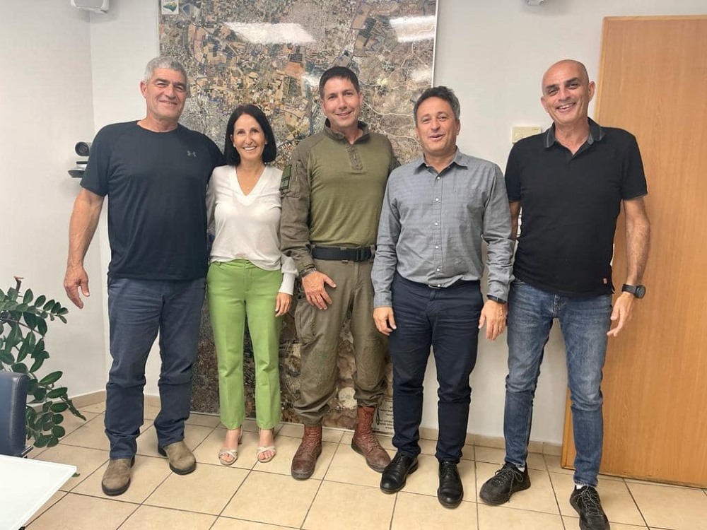 האלוף במיל טל רוסו פרויקטור משרד הביטחון בביקור במועצה