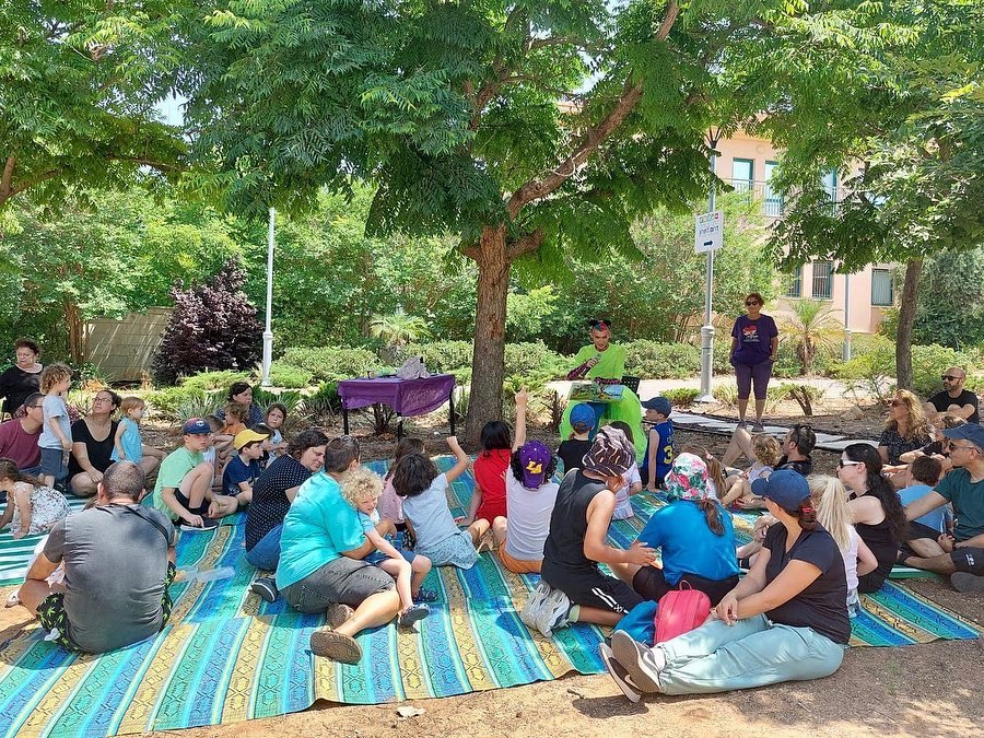 הפנינג ופיקניק משפחות משותף לציון חודש הגאווה בדרום השרון