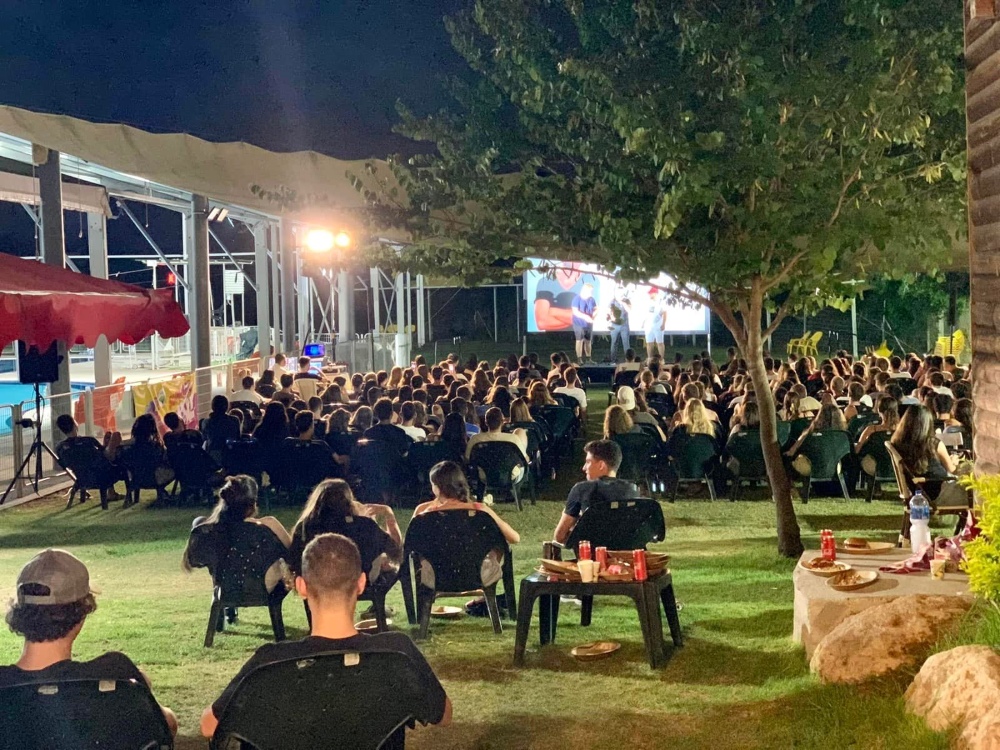 צעירי דרום השרון בכנס המתגייסים בבריכה במתן