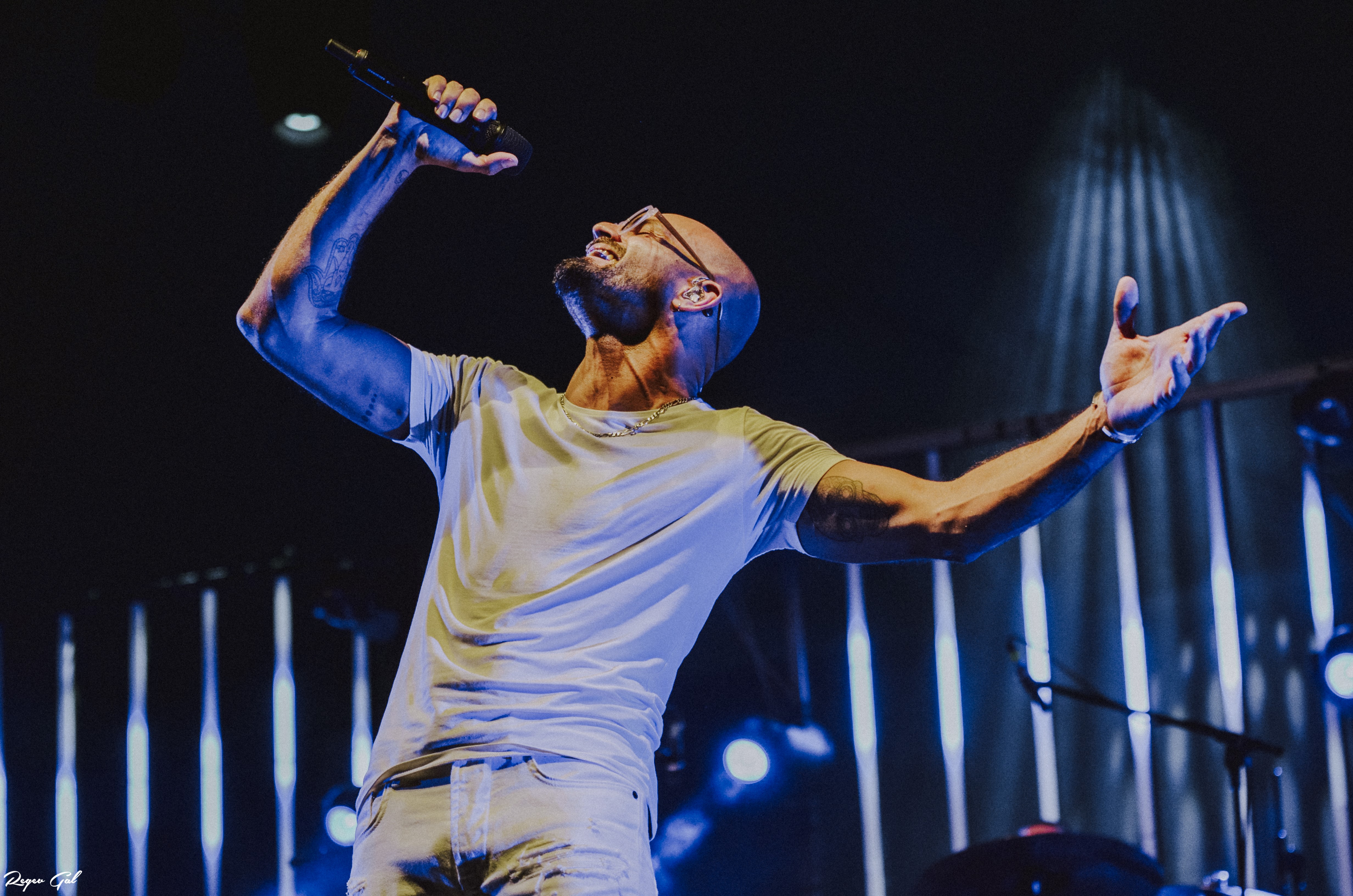 אבררהם טל בהופעה