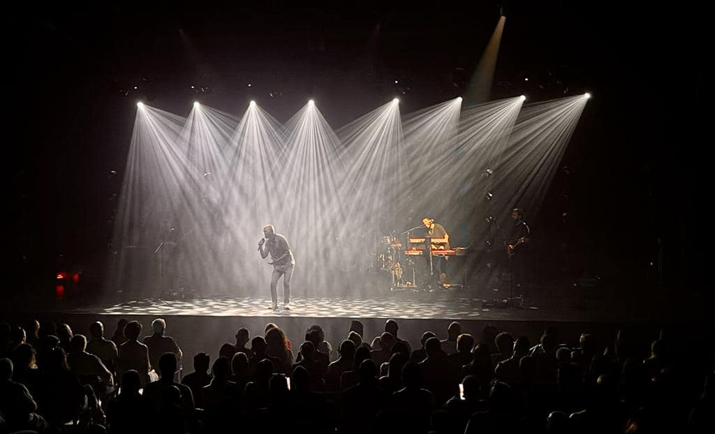 חונכים את היכל ההופעות והכנסים החדש במועצה בהופעה של אברהם טל