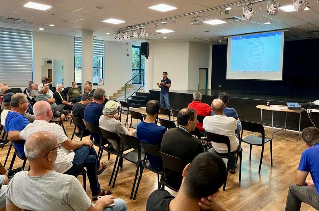 הדרכה במסגרת רענון קיץ לנהגי ההסעות של דרום השרון