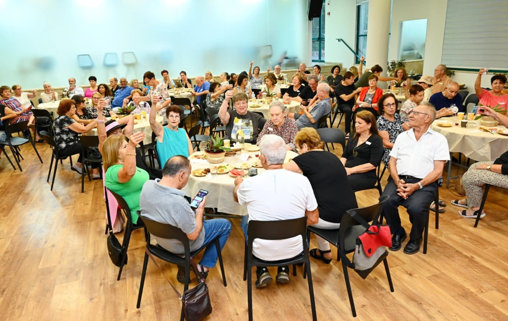 חוגגים בנשף החברתי של העמותה לחבר הותיק במועצה 