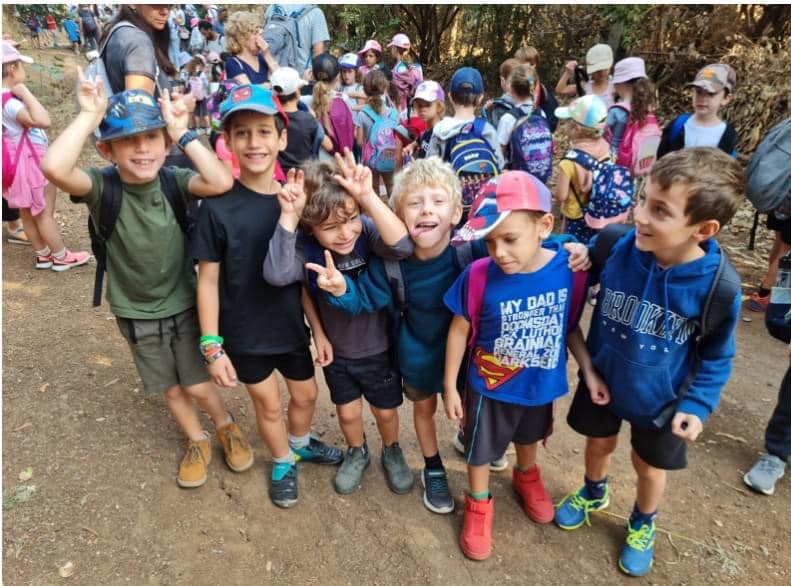 תלמידי כיתה א בדרום השרון צועדים במסגרת יום ההליכה הבין לאומי בדרום השרון2