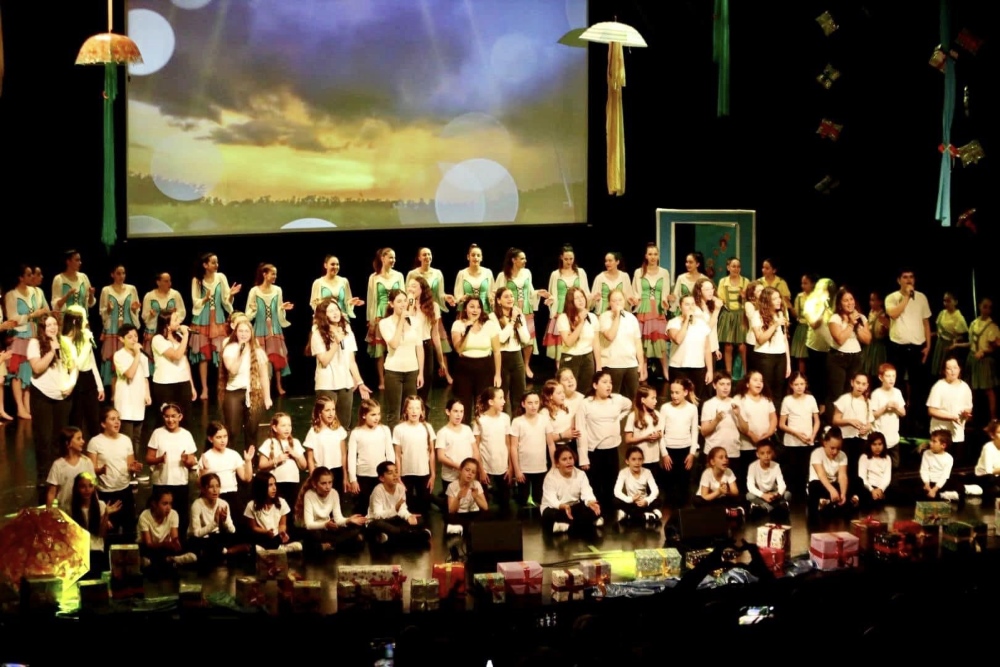 מופע עם ילדי דרום השרון בפסטיבל שירי הילדים ה-12 של דרום השרון