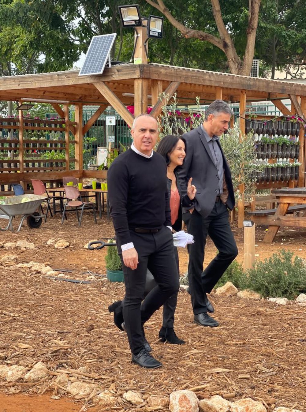 חברי מטה השלטון האזורי בסיור במועצה אזורית דרום השרון יחד עם ראש המועצה