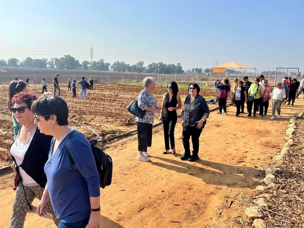 סיור נציגי תיירות מרחבי הארץ בחווה החקלאית דרום השרון