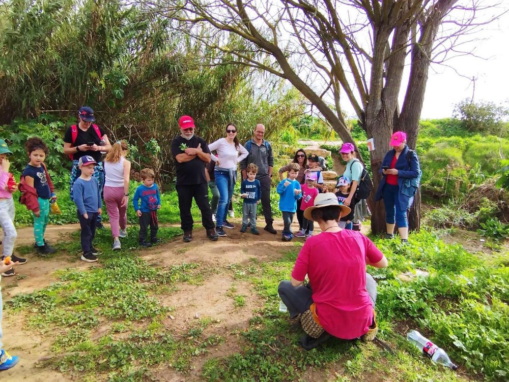 טיול משפחות בנחל הדס בדרום השרון