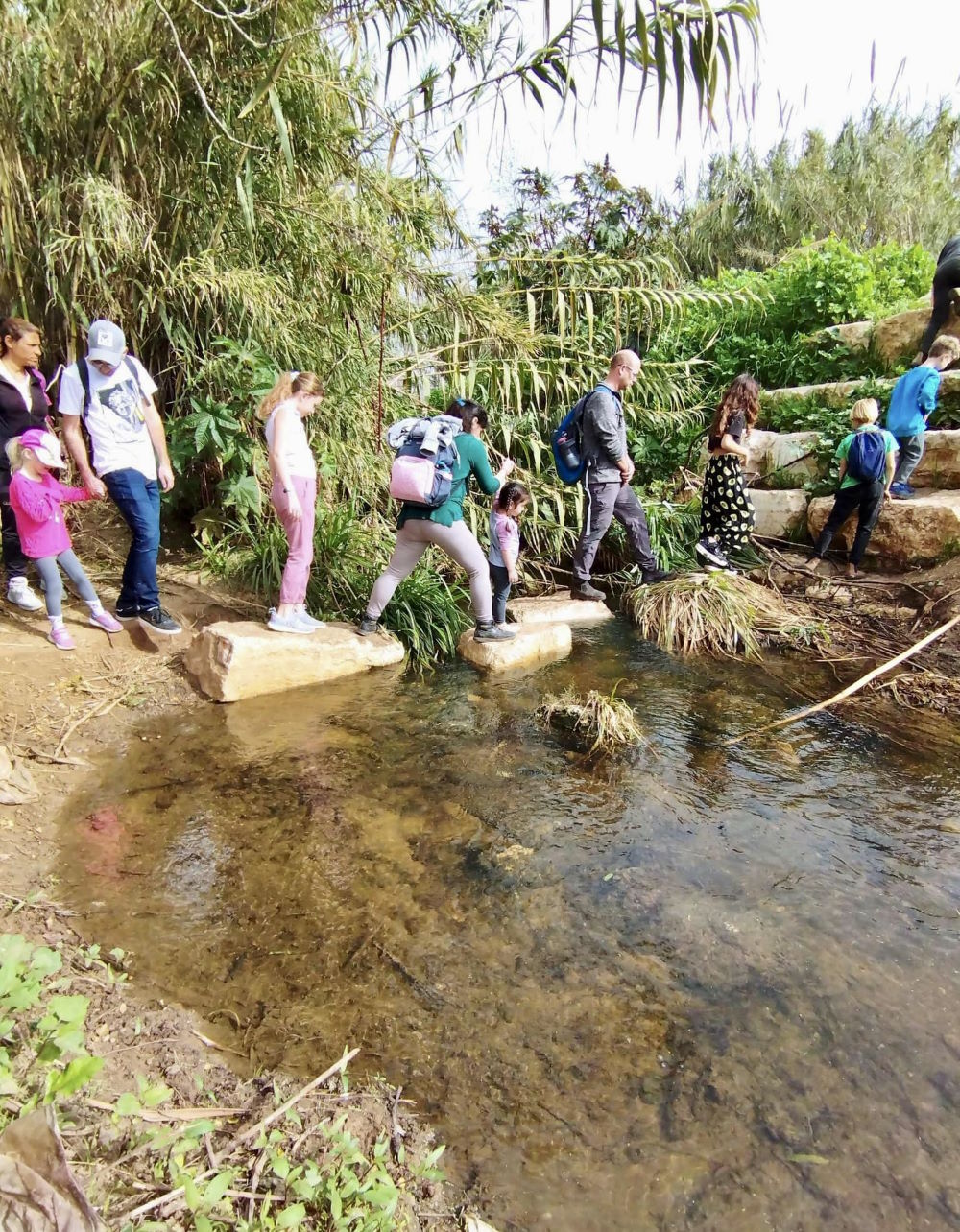 טיול משפחות בנחל הדס בדרום השרון