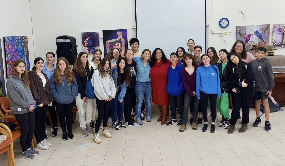 נוער דרום השרון בפעילות טו בשבט במועדון שורדי השואה