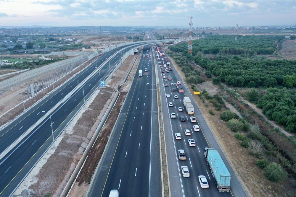 גשר נווה ימין אייל של כביש 444 החדש מעל כביש 6