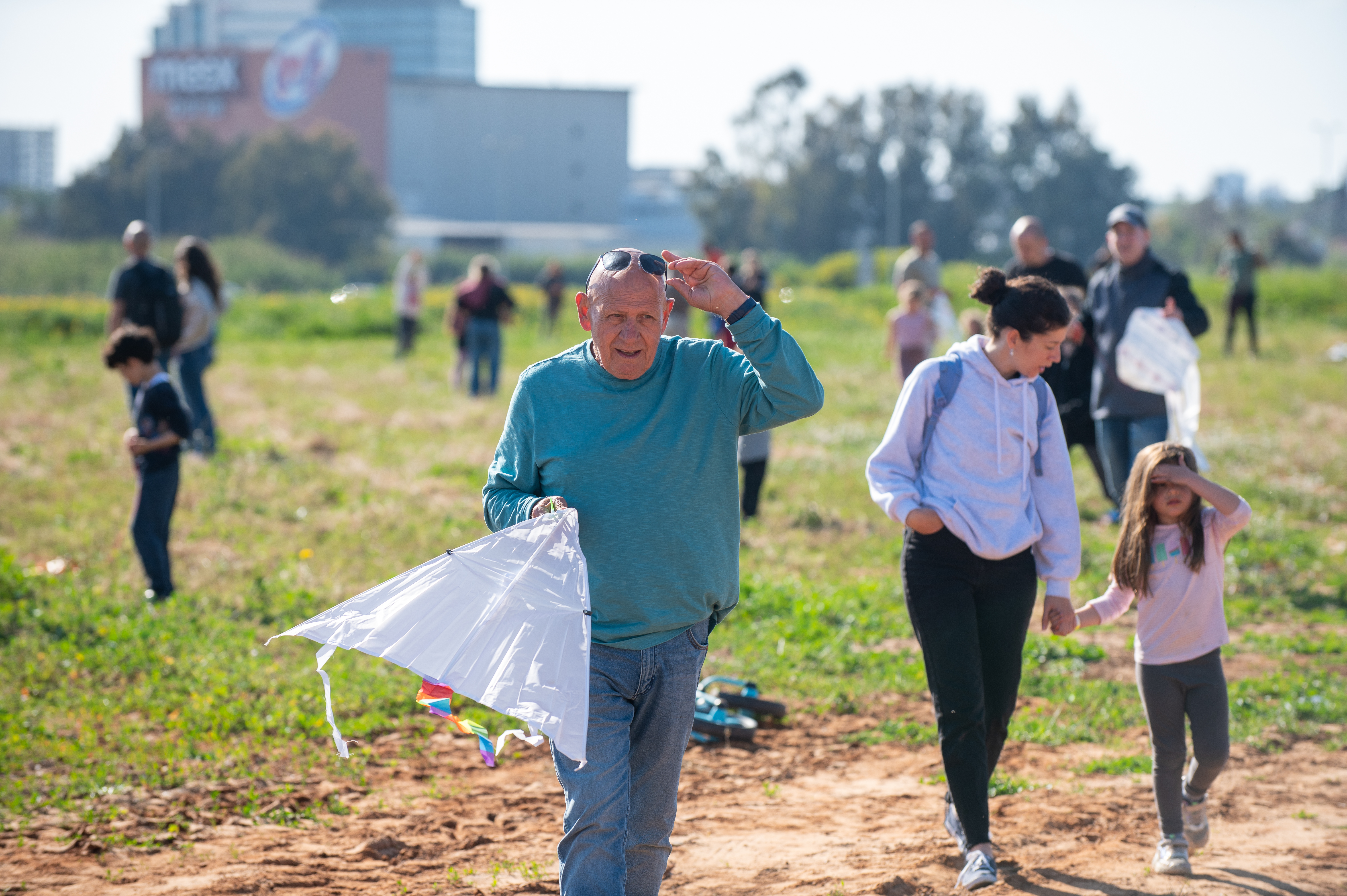 תמונה מארוע הפנינג עפיפונים במועצת דרום השרון