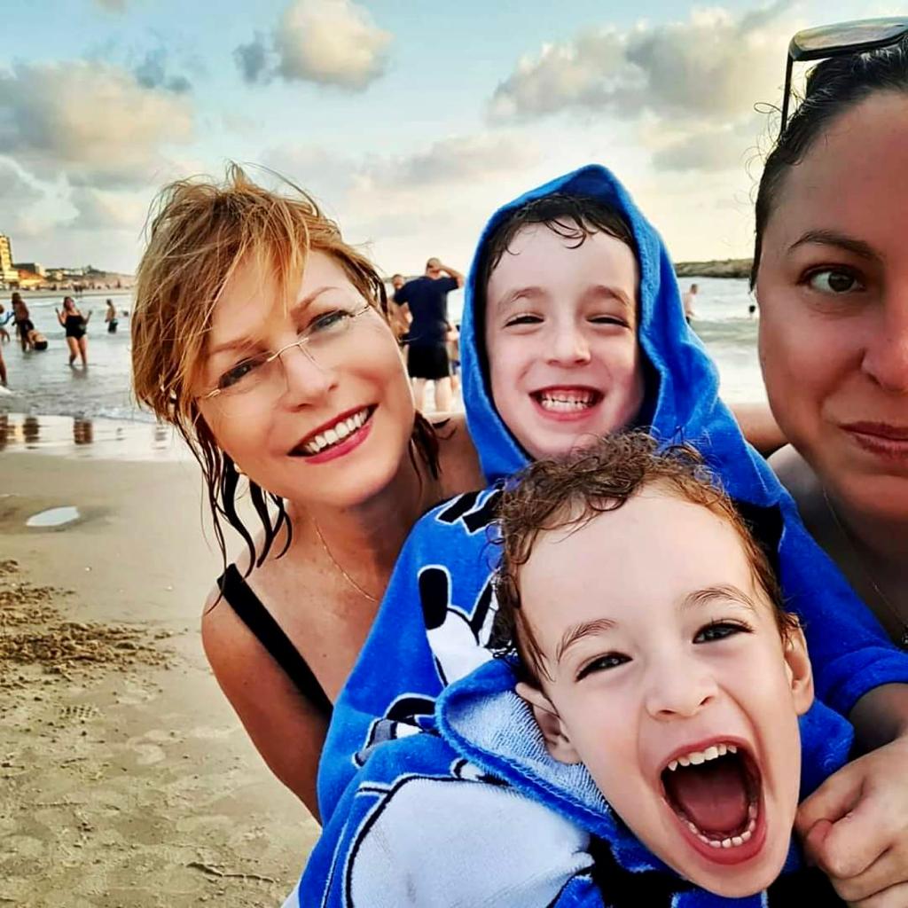 תמונה של רותי רודני, משתתפת בתחרות הסבתא של המדינה