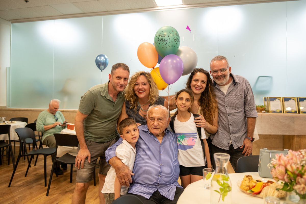 תמונות מחגיגת יום ההולדת לוותיקי המועצה שחגגו 90 ו-100 עגול