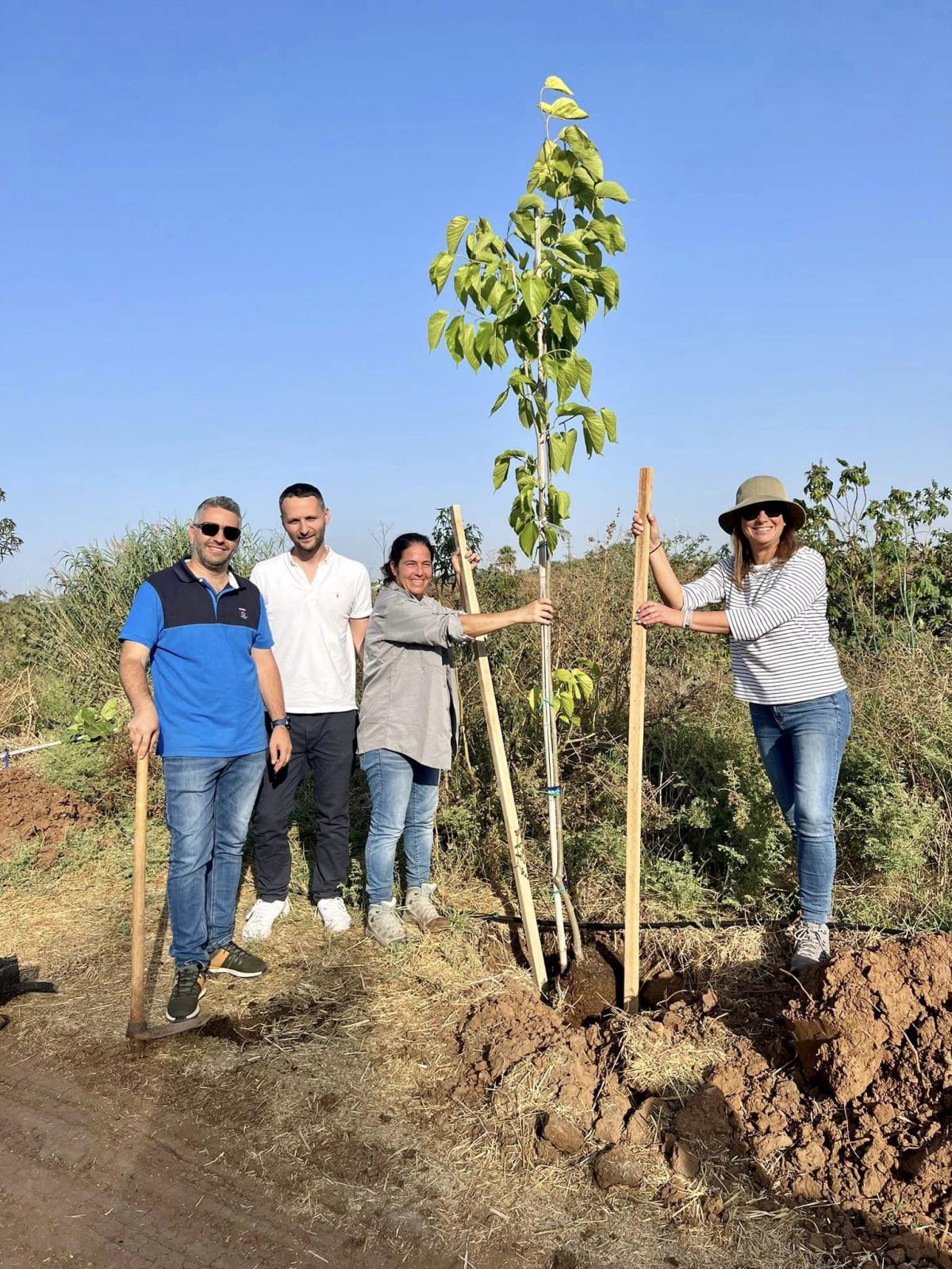 נוטעים ארצישראלי - נטיעות בדרום השרון