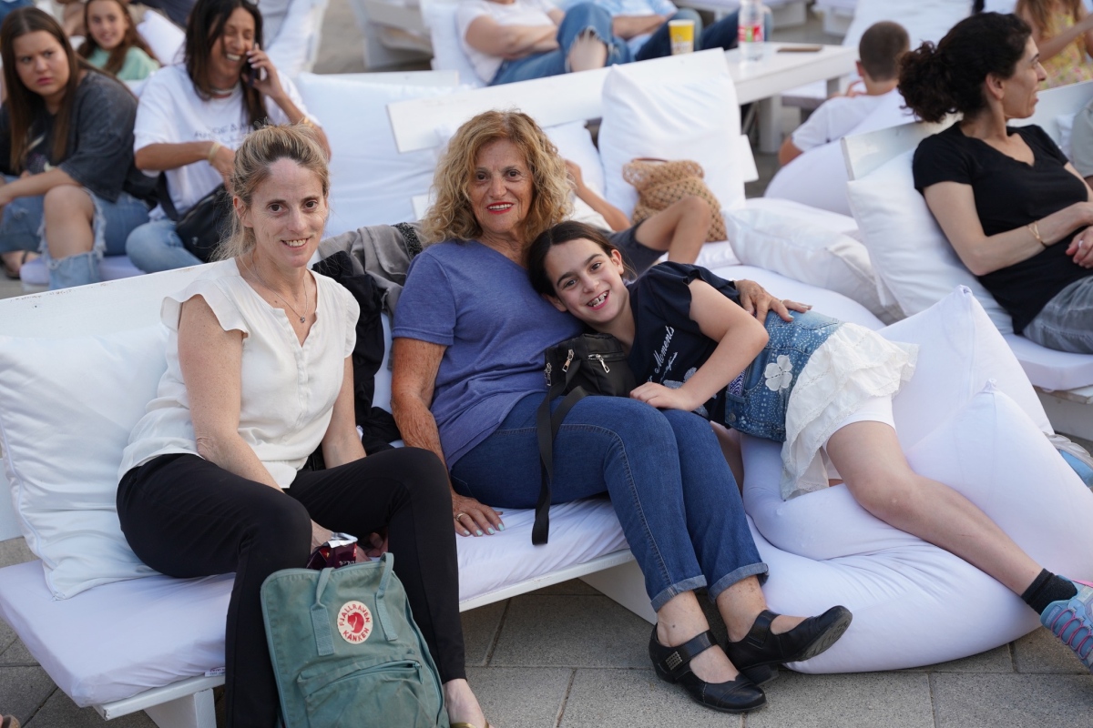 שבועות - מחול לבן