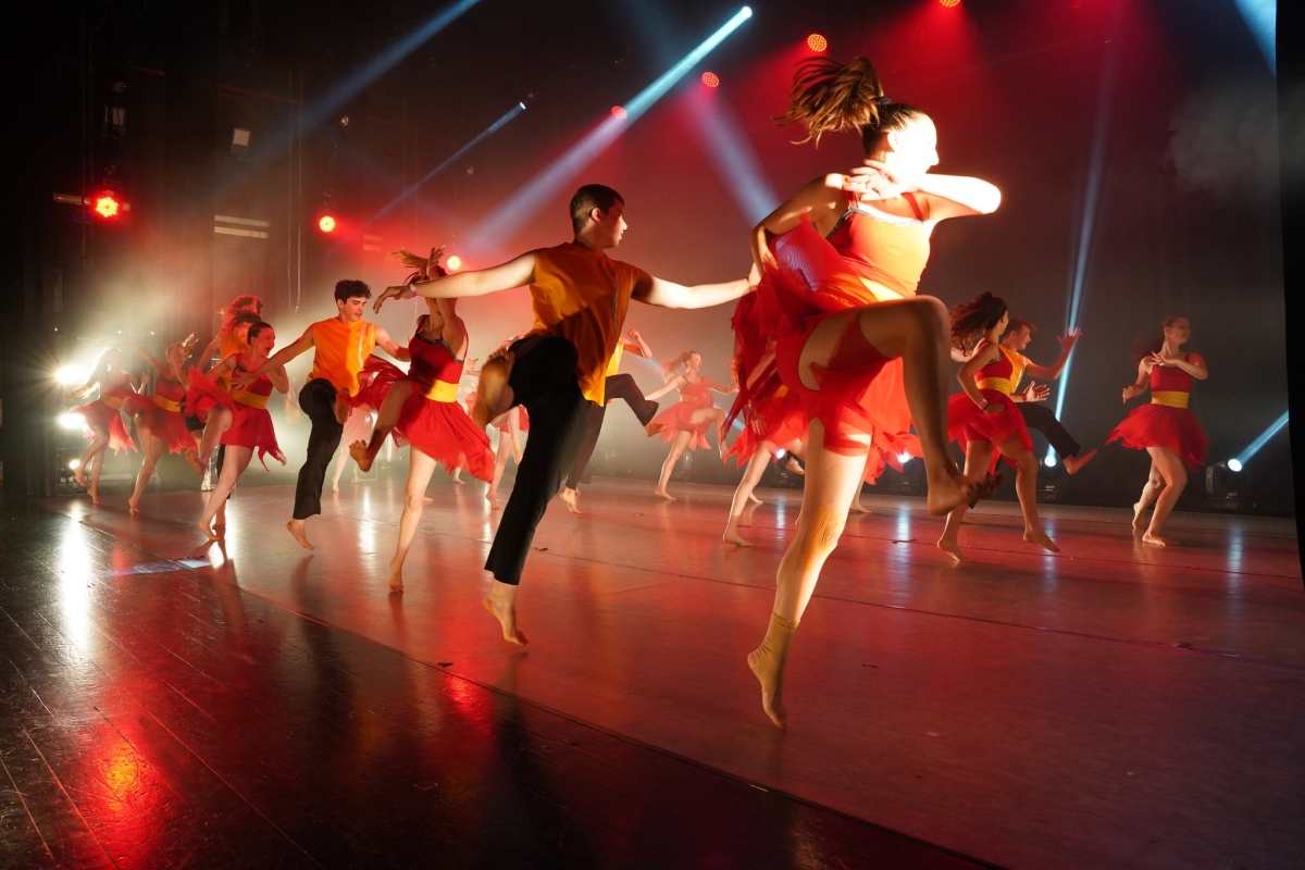 שבועות - מחול לבן