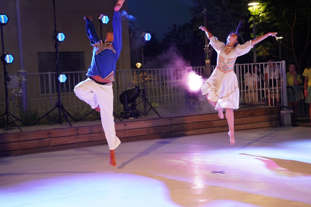 שבועות - מחול לבן