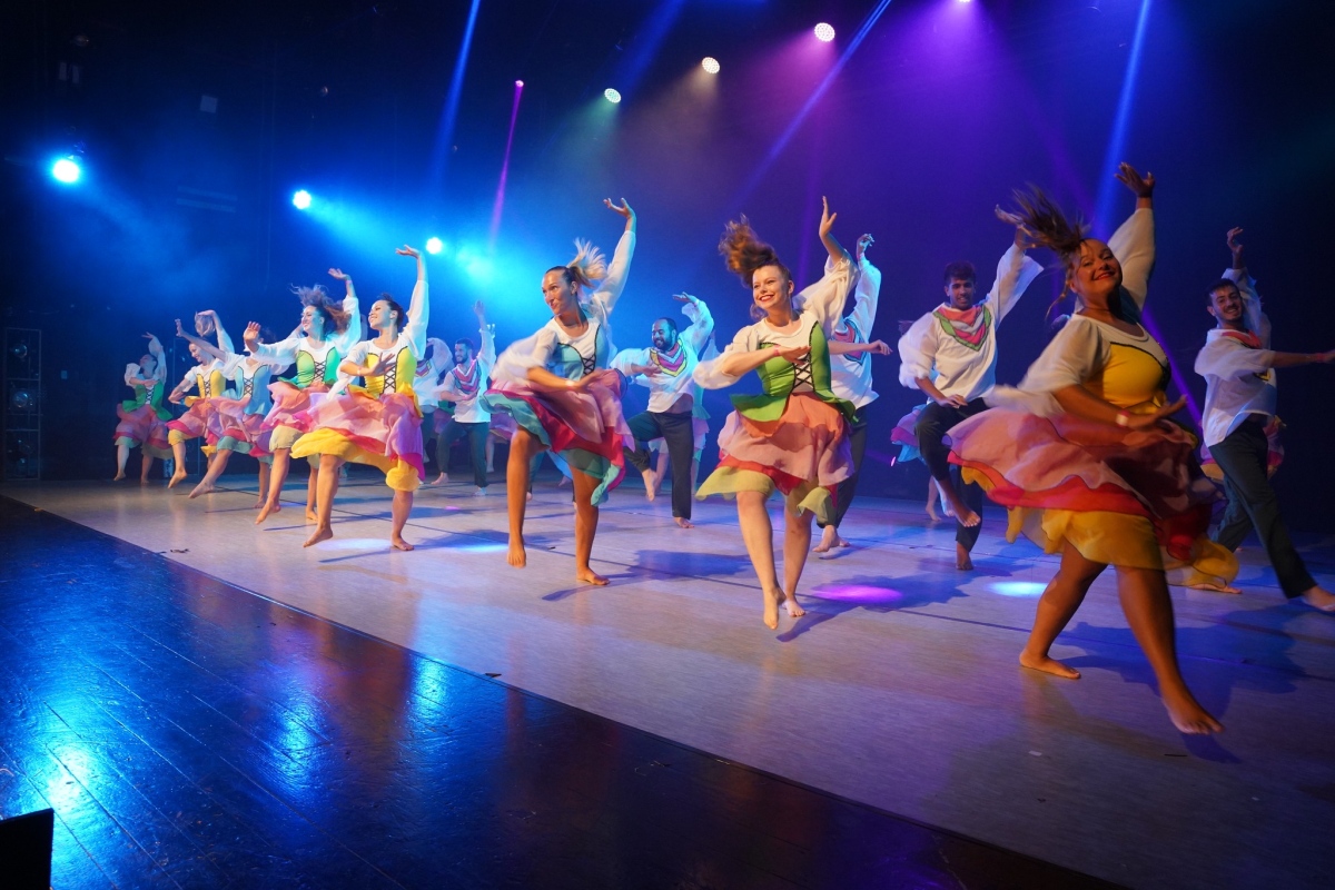 שבועות - מחול לבן