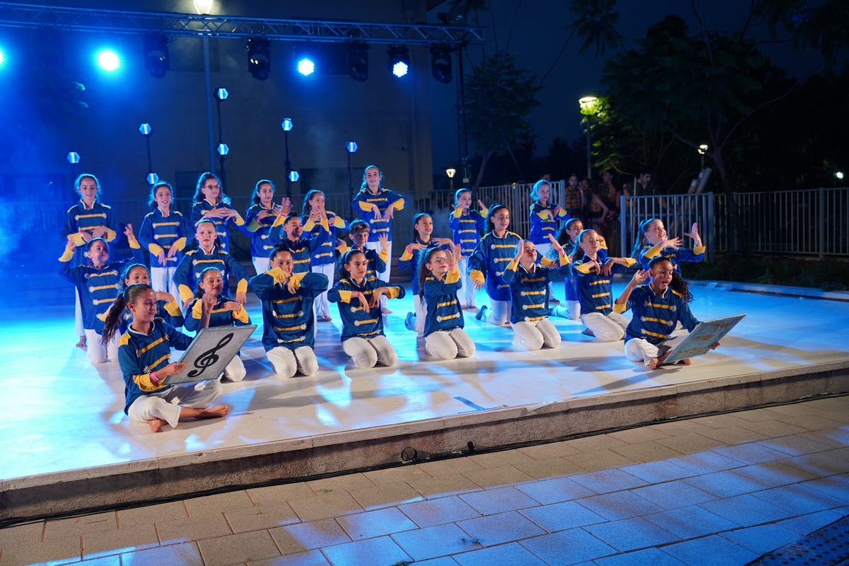 שבועות - מחול לבן