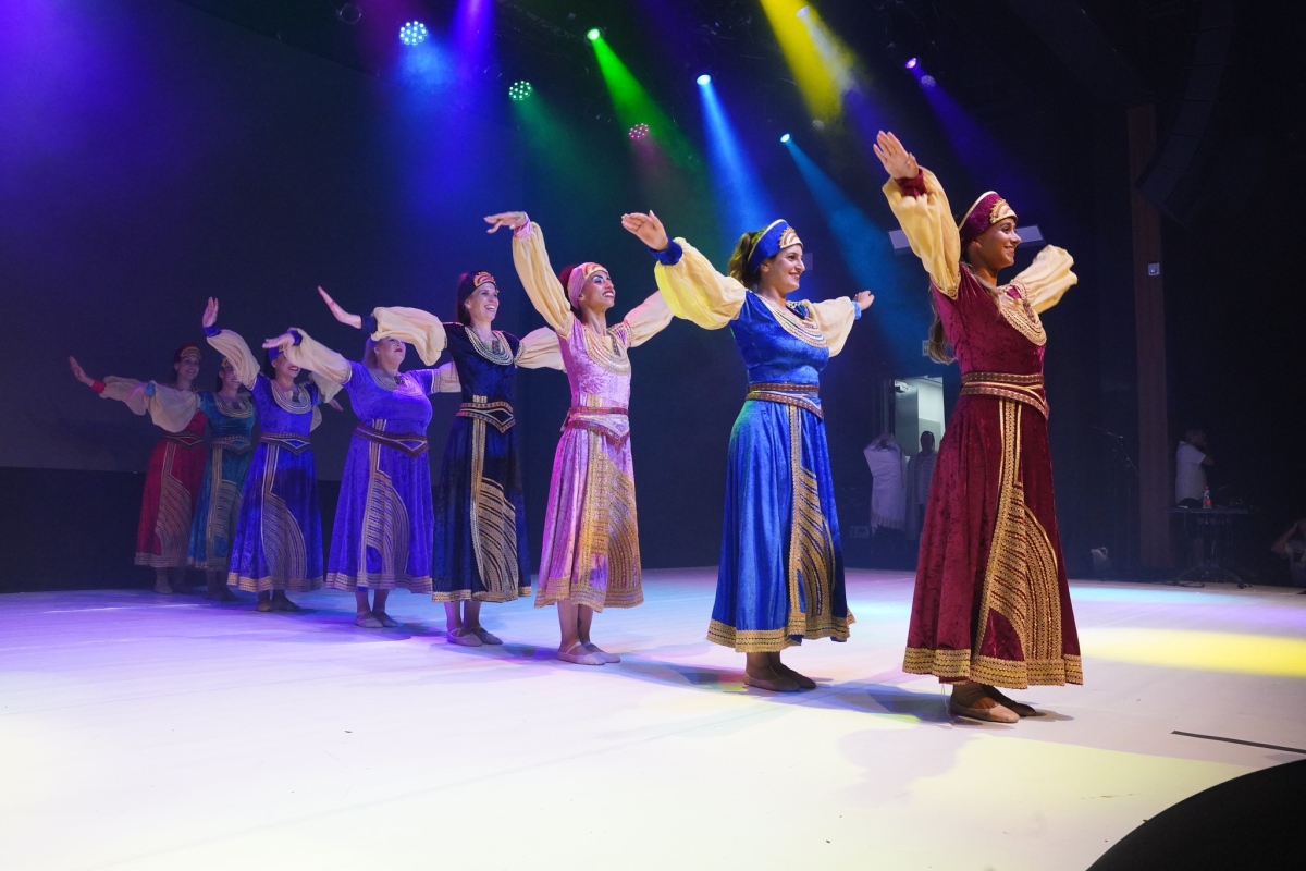 שבועות - מחול לבן