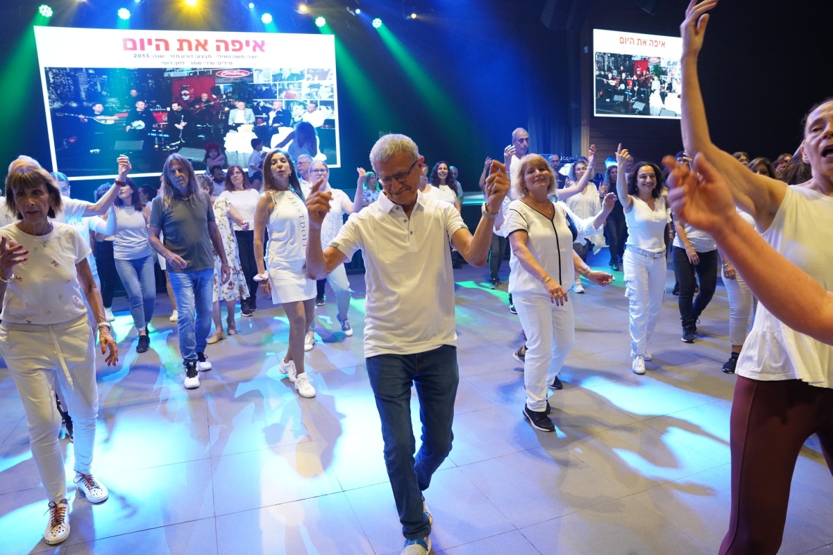 שבועות - מחול לבן