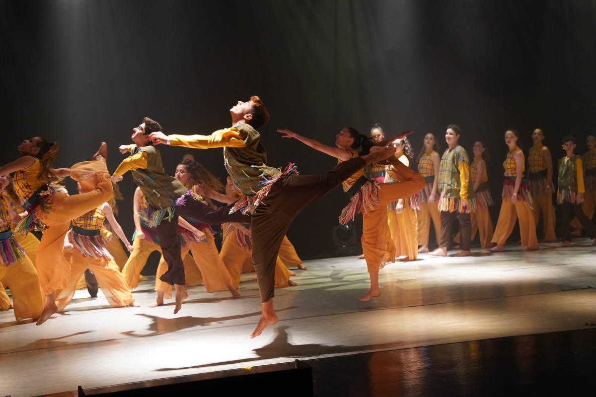 שבועות - מחול לבן