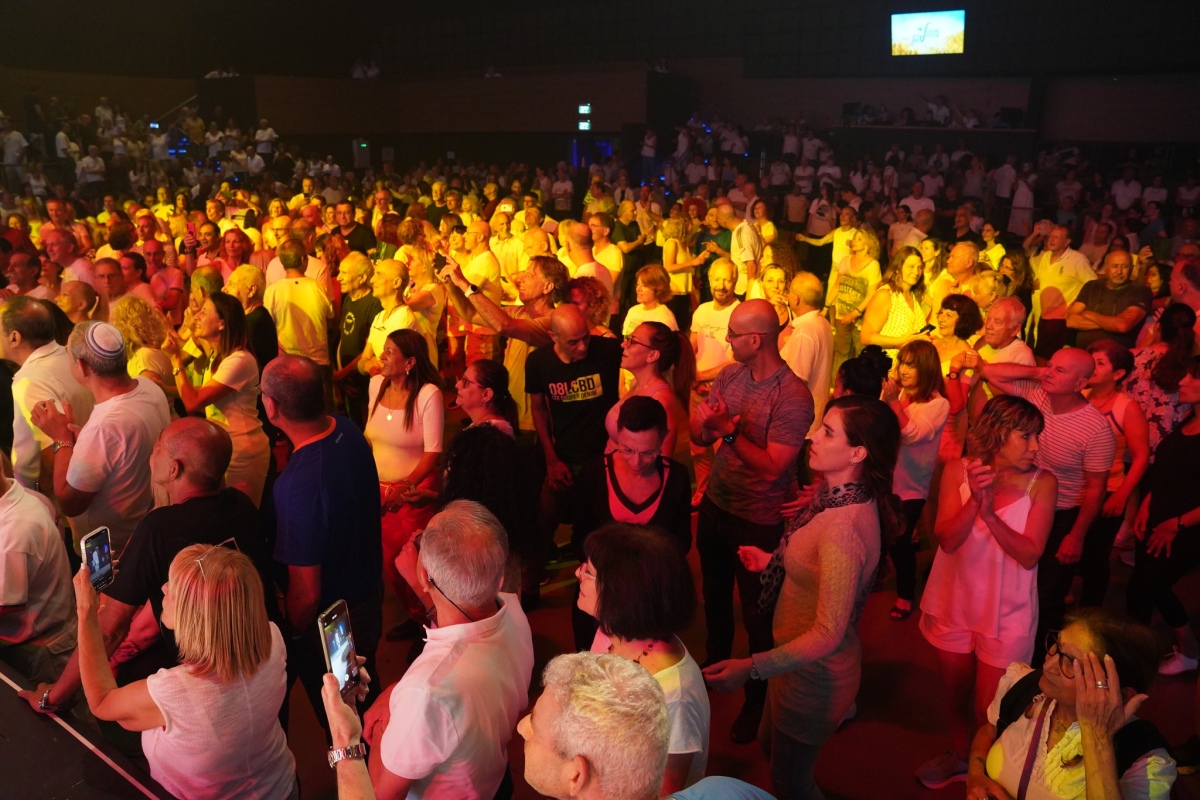 שבועות - מחול לבן