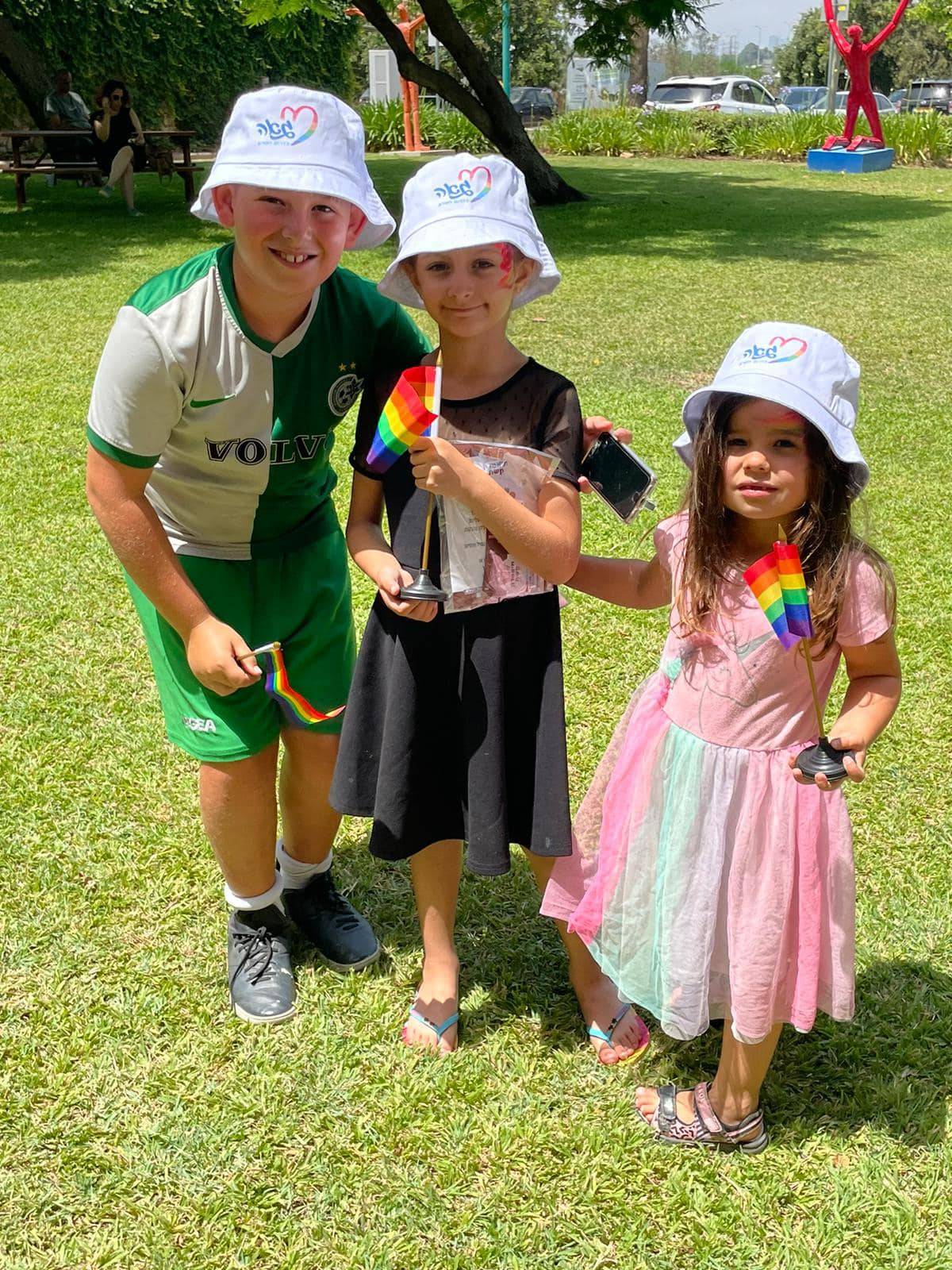 הפנינג משפחות לכבוד חודש הגאווה בדרום השרון