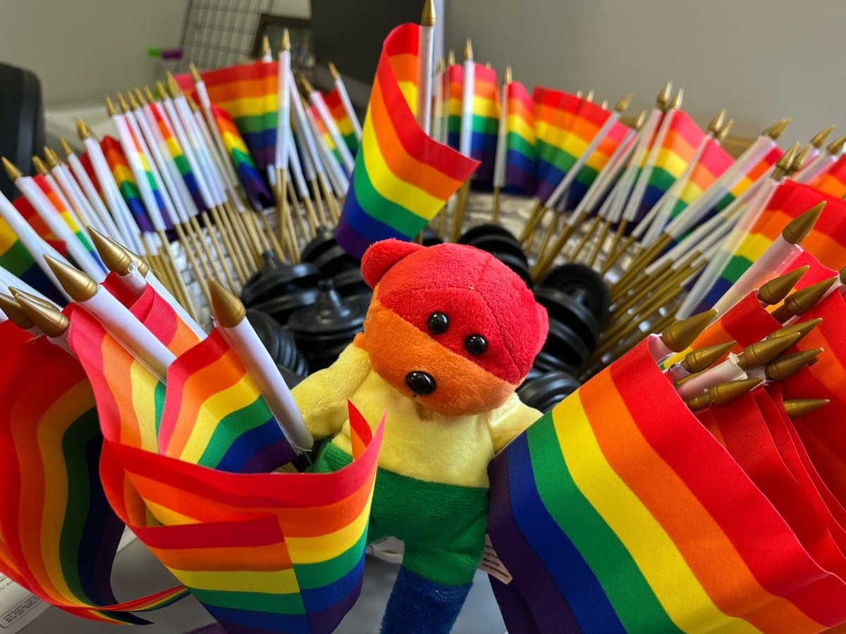 הפנינג משפחות לכבוד חודש הגאווה בדרום השרון