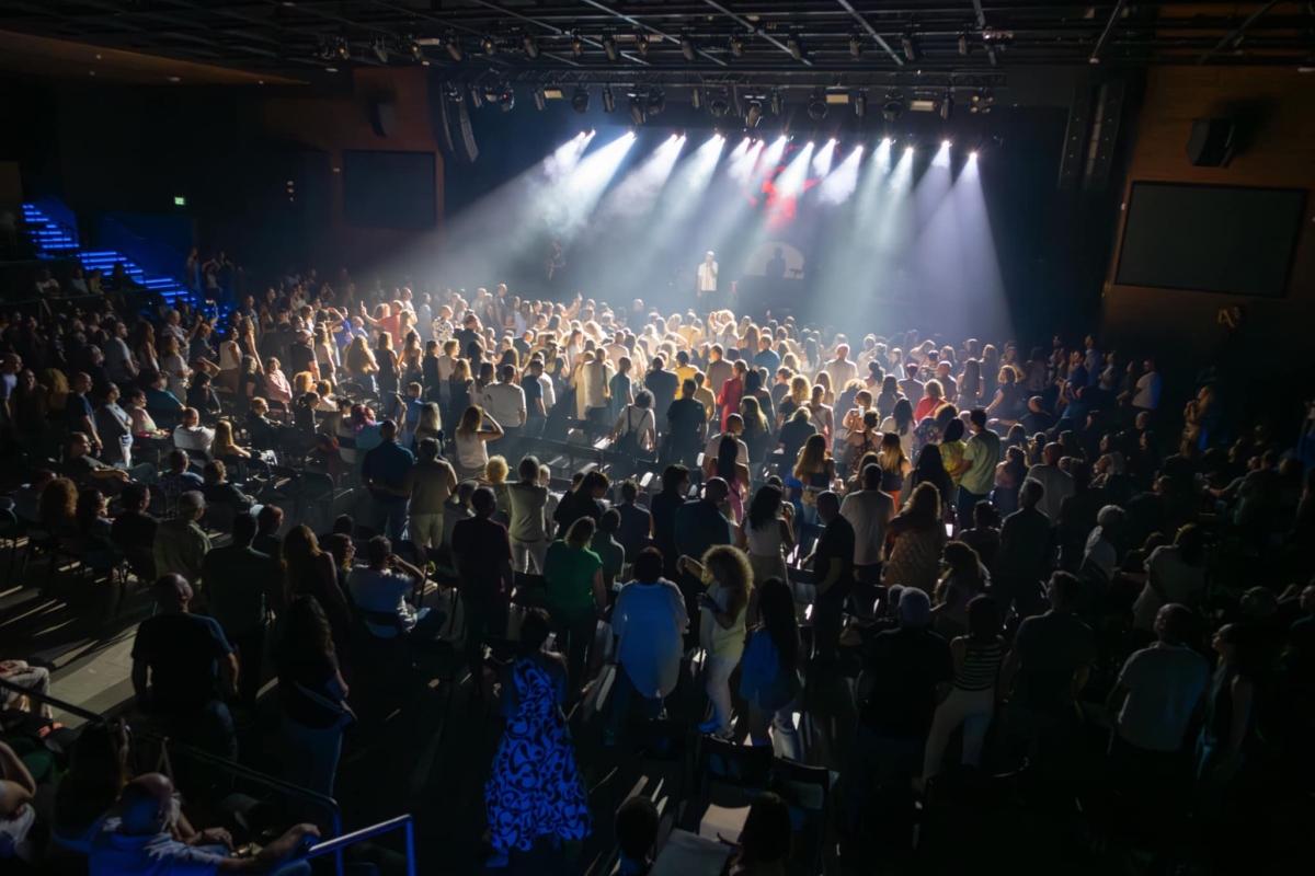 תמונות ממופע מדהים של עידן רפאל חביב בדרום השרון