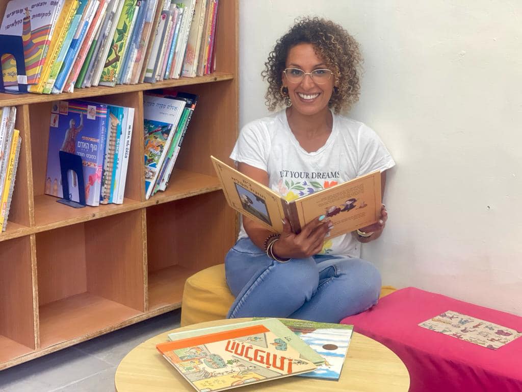 צמונה של דנה מסילתי, גננת בגן אורן בנווה ימין