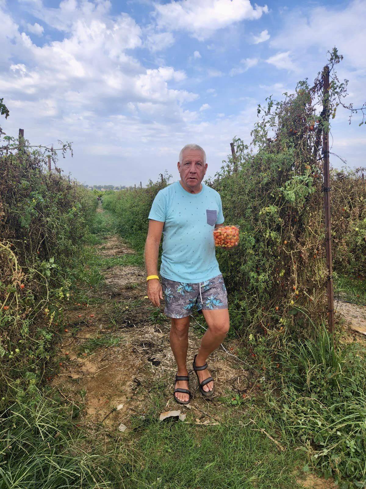 רוכשים תוצרת חקלאית ומסייעים לתושבי הדרום והצפון