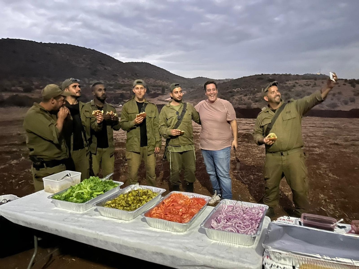 מתגייסים למען החיילים