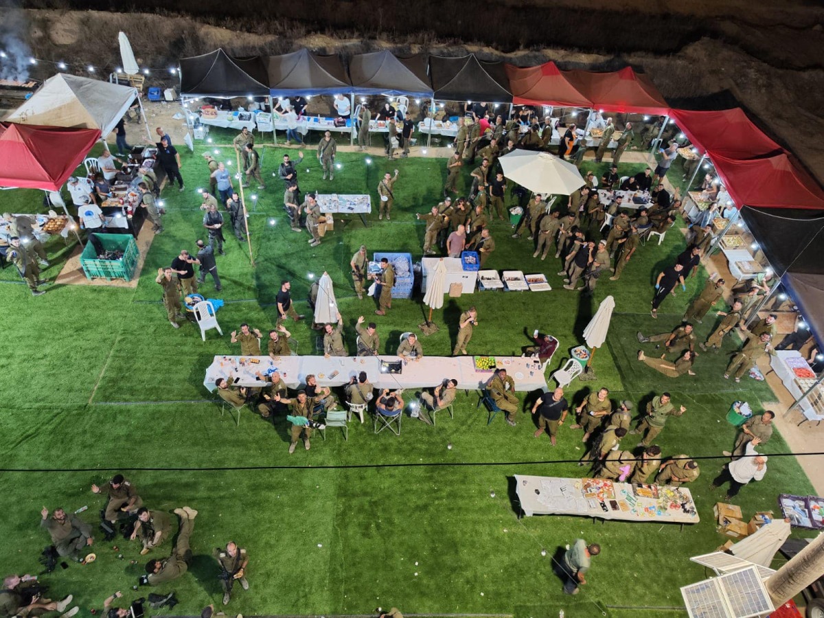 מתגייסים למען החיילים