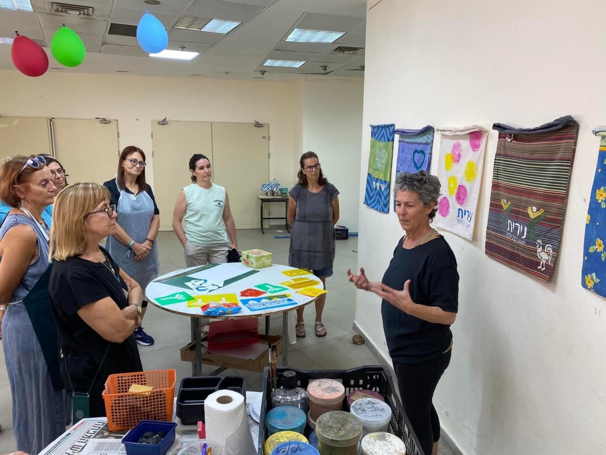 תמונות מסדנת יצירה - לכיפת ברזל מנירית באהבה