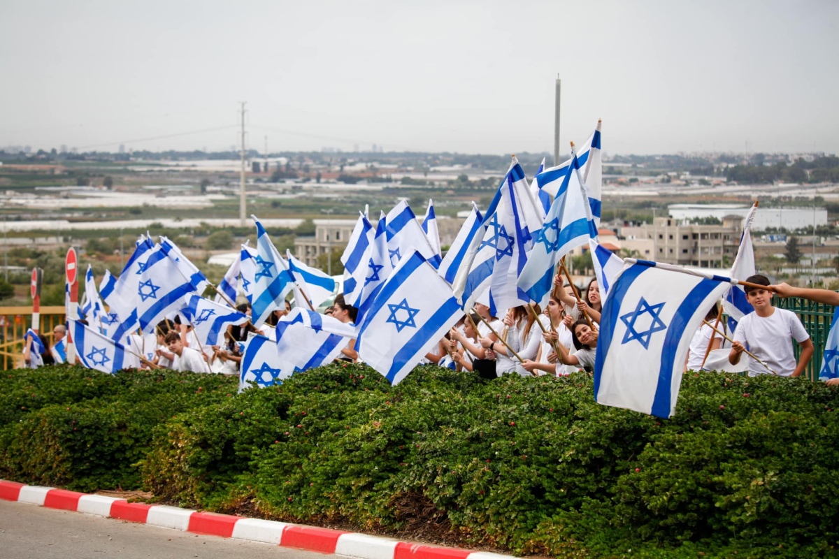  נפרדים מרוני אשל ז״ל בת הישוב צור יצחק, שנפלה בגבורה בעת מילוי תפקידה