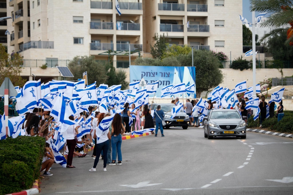  נפרדים מרוני אשל ז״ל בת הישוב צור יצחק, שנפלה בגבורה בעת מילוי תפקידה