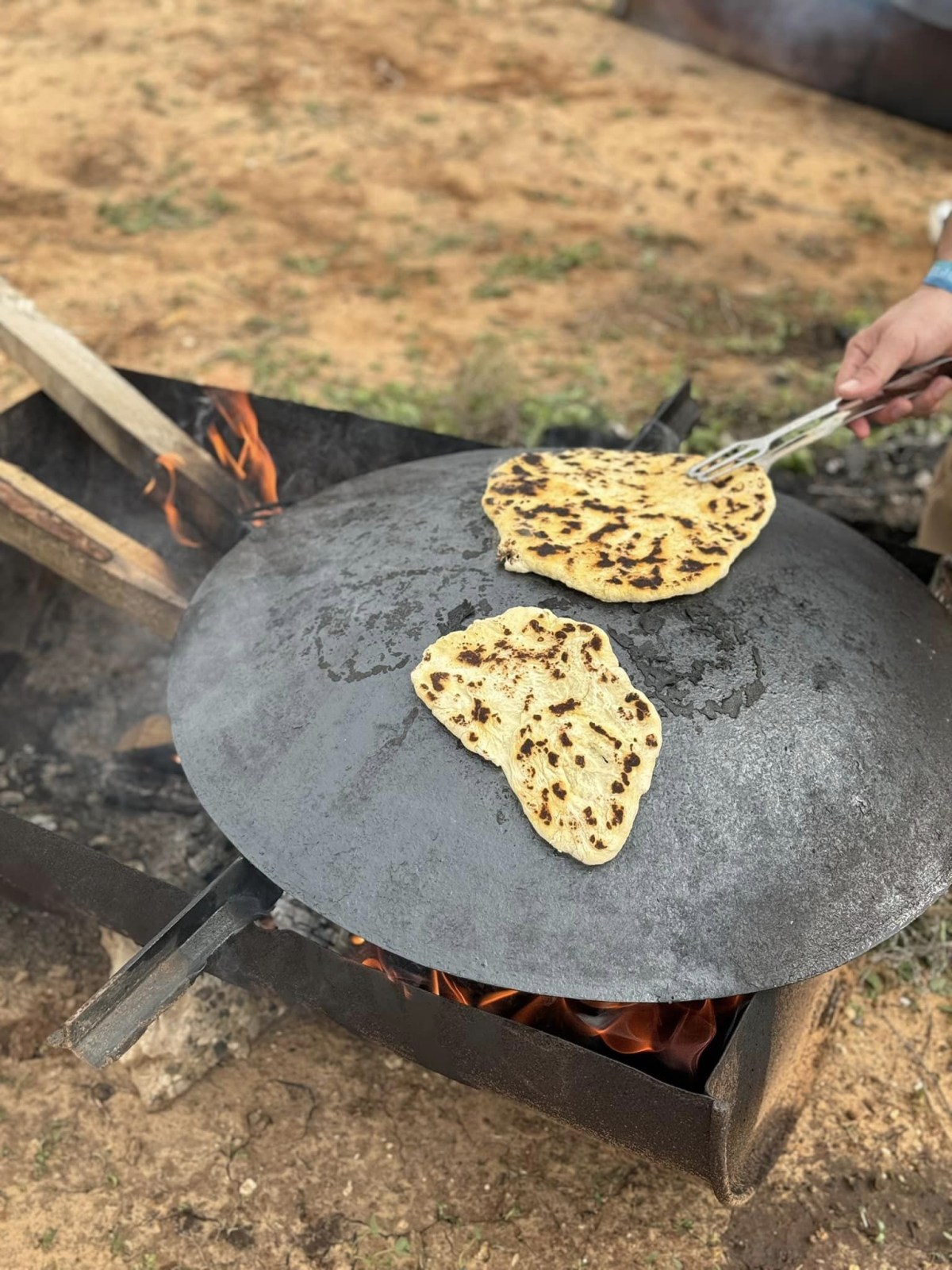 תמונות מארוע מפריחים עפיפונים לשחרורם בחווה החקלאית