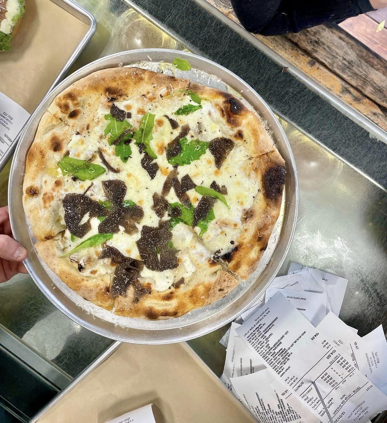 תמונות של עגלת הקפה בגבעת חן